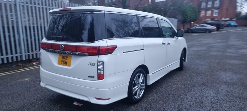 NISSAN ELGRAND