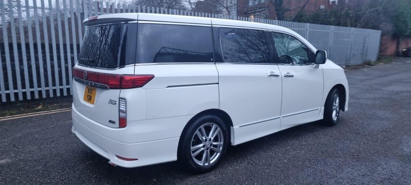 NISSAN ELGRAND