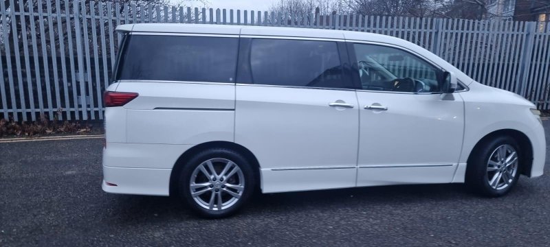 NISSAN ELGRAND